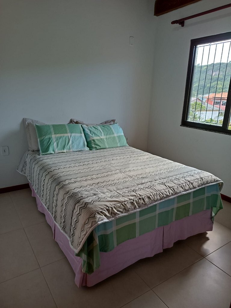 Casa com 5 quartos praia de baixo/ guarda do embaú