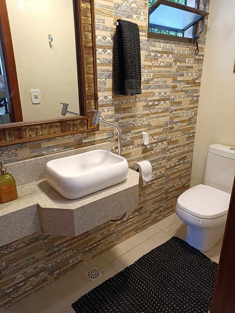 Casa com 5 quartos praia de baixo/ guarda do embaú