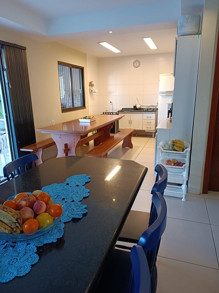 Casa com 5 quartos praia de baixo/ guarda do embaú