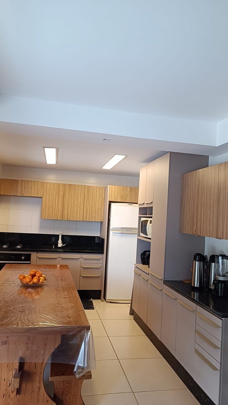 Casa com 5 quartos praia de baixo/ guarda do embaú