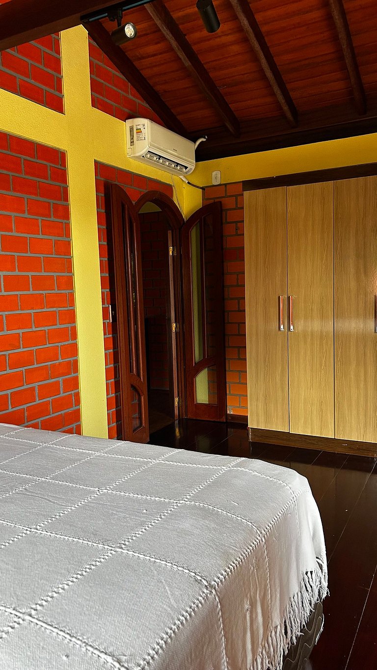 Sobrado maravilhoso com piscina p/ 14 pessoas