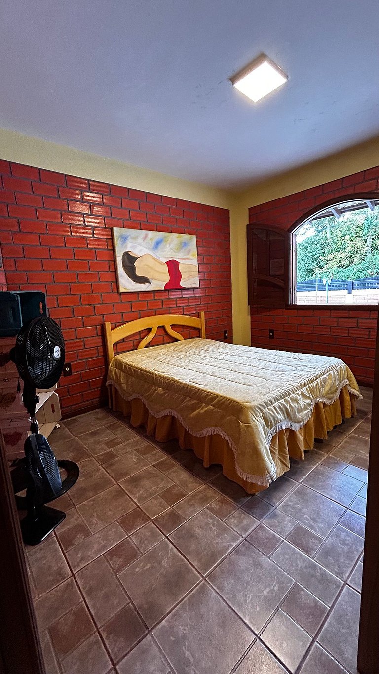 Sobrado maravilhoso com piscina p/ 14 pessoas