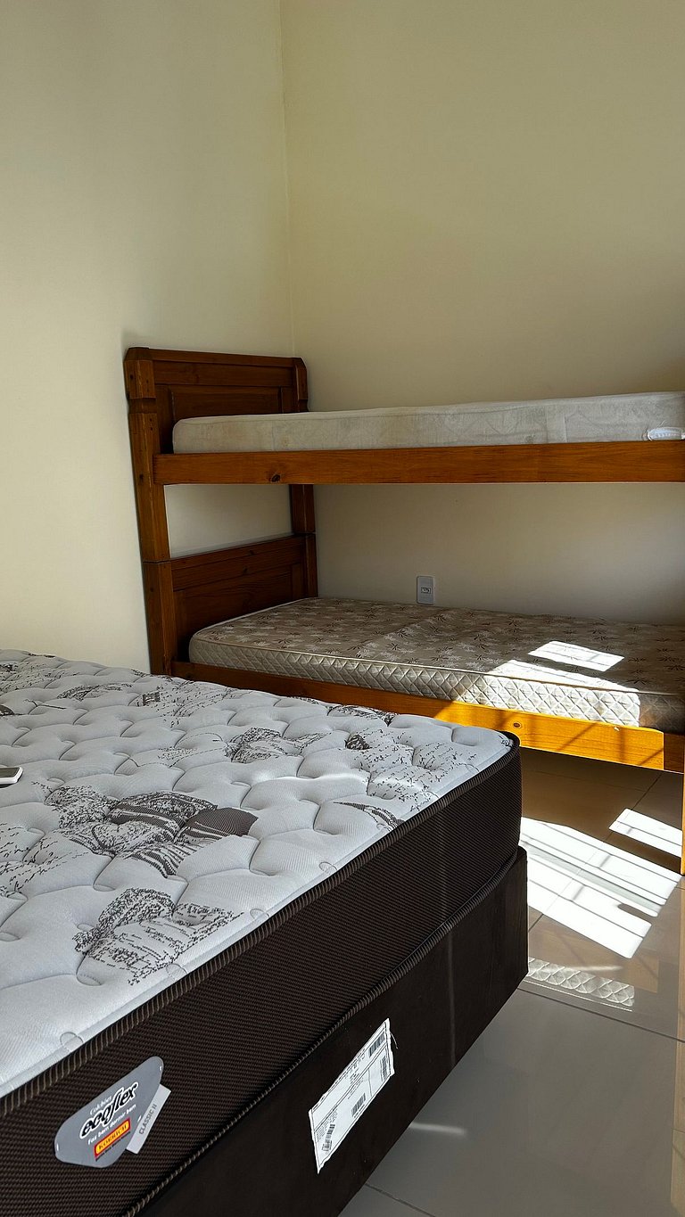 Casa com 5 Quartos a 300m da Praia