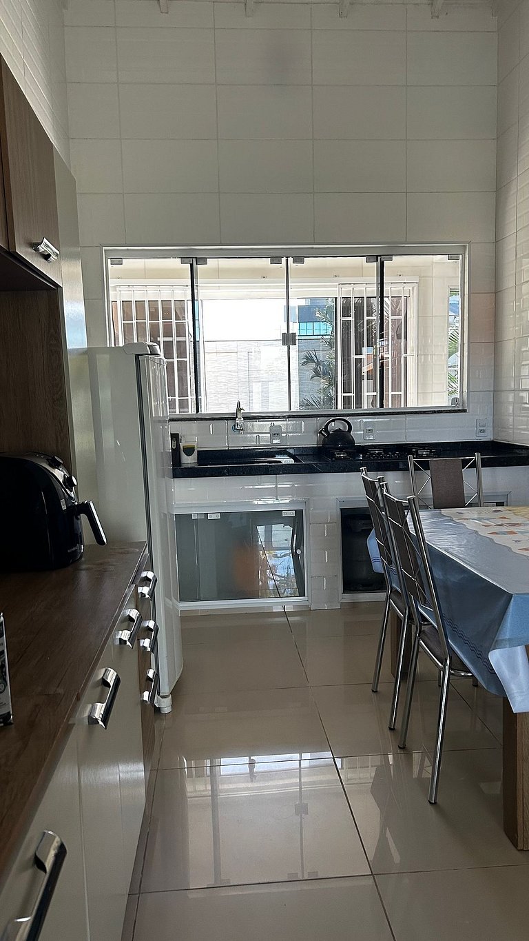 Casa com 5 Quartos a 300m da Praia