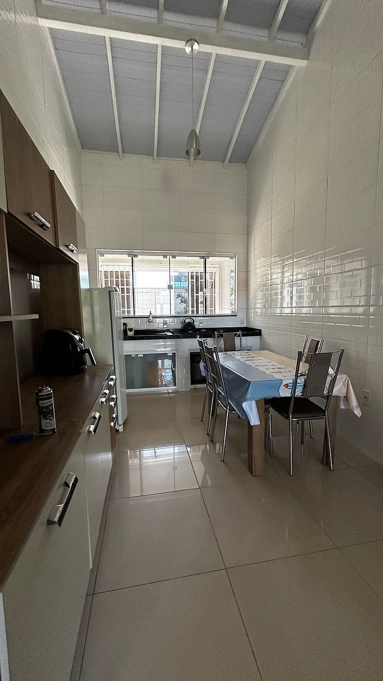 Casa com 5 Quartos a 300m da Praia