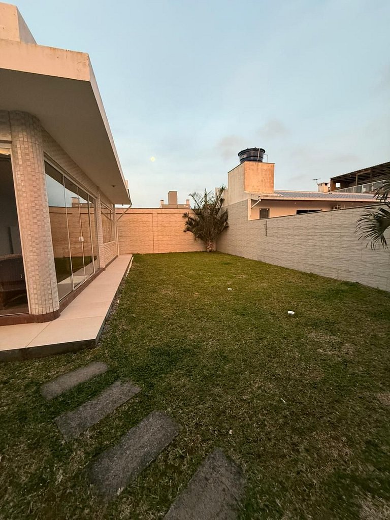 Casa com 5 Quartos a 300m da Praia