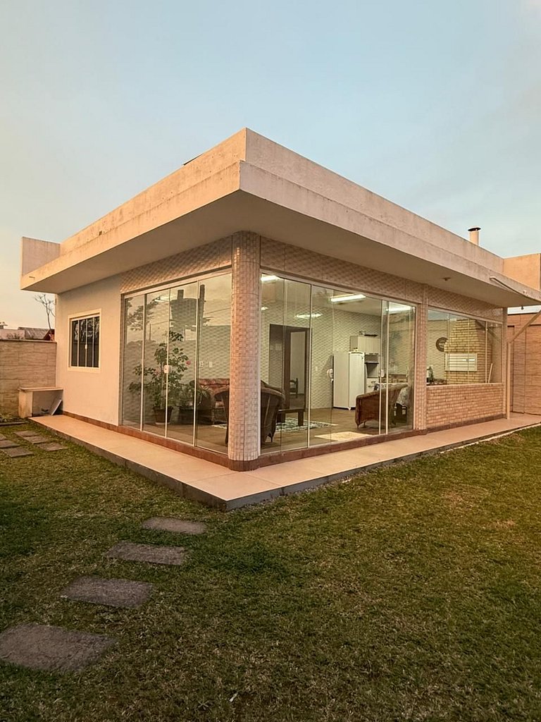 Casa com 5 Quartos a 300m da Praia