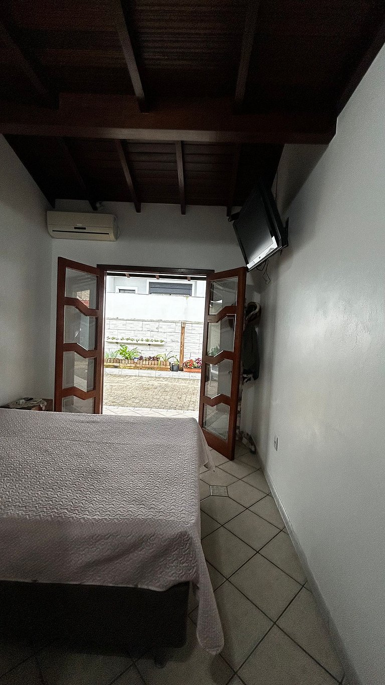 Praia de Cima: Seu Refúgio para Descansar