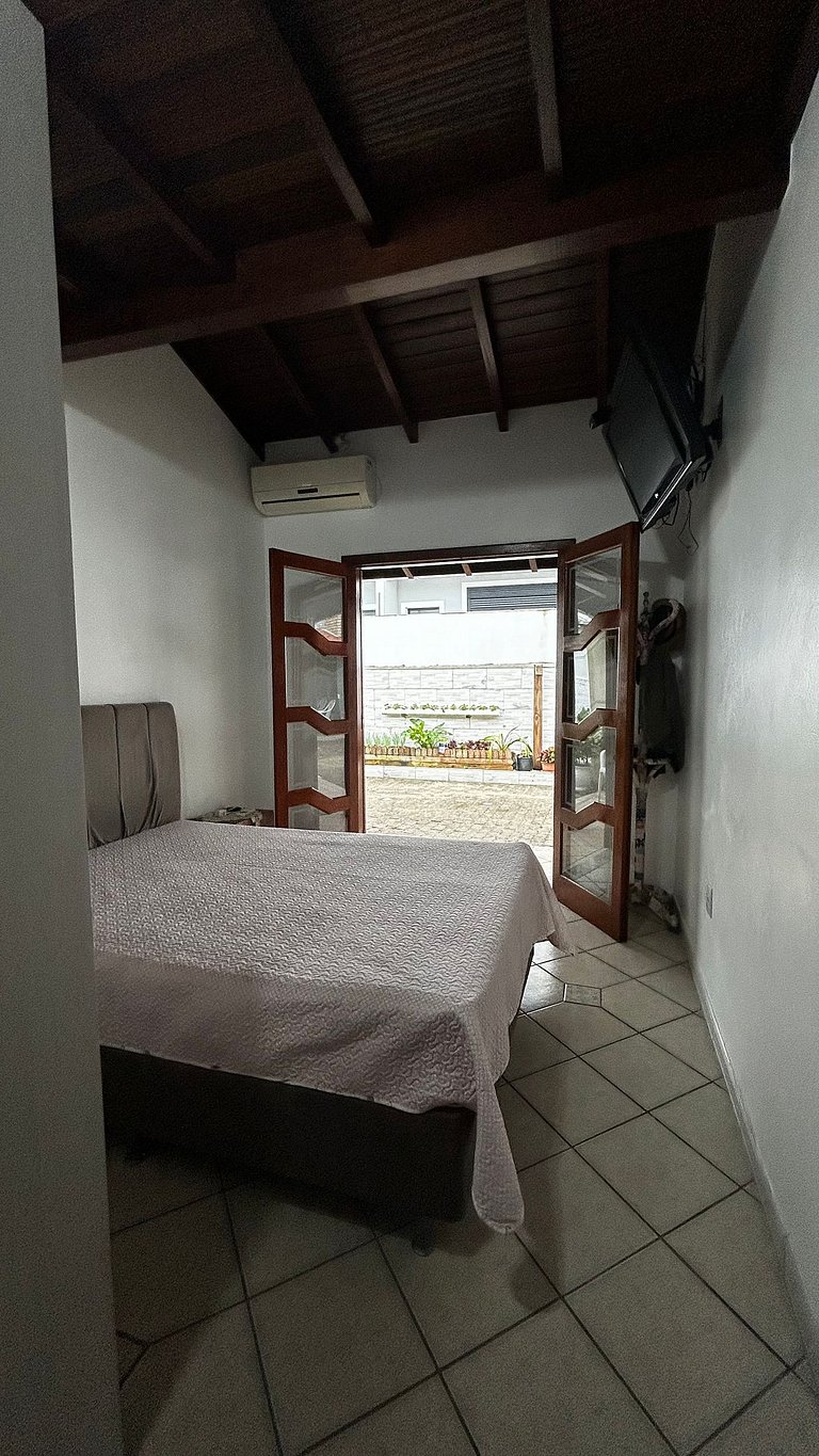 Praia de Cima: Seu Refúgio para Descansar