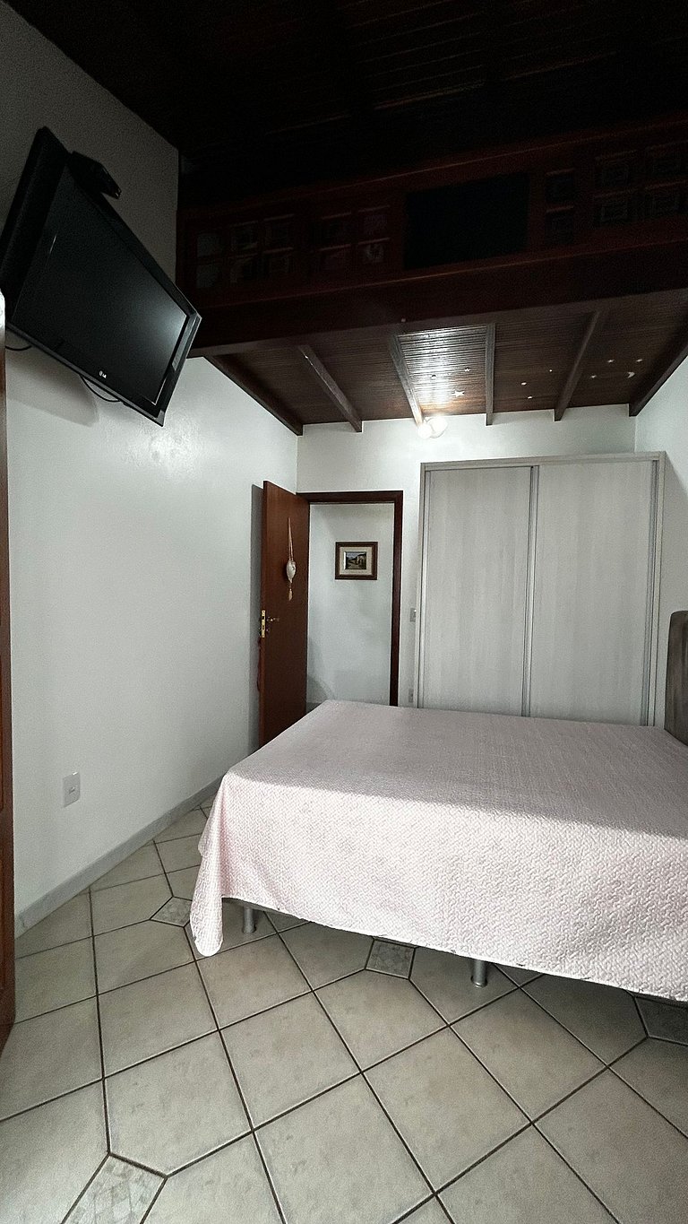 Praia de Cima: Seu Refúgio para Descansar