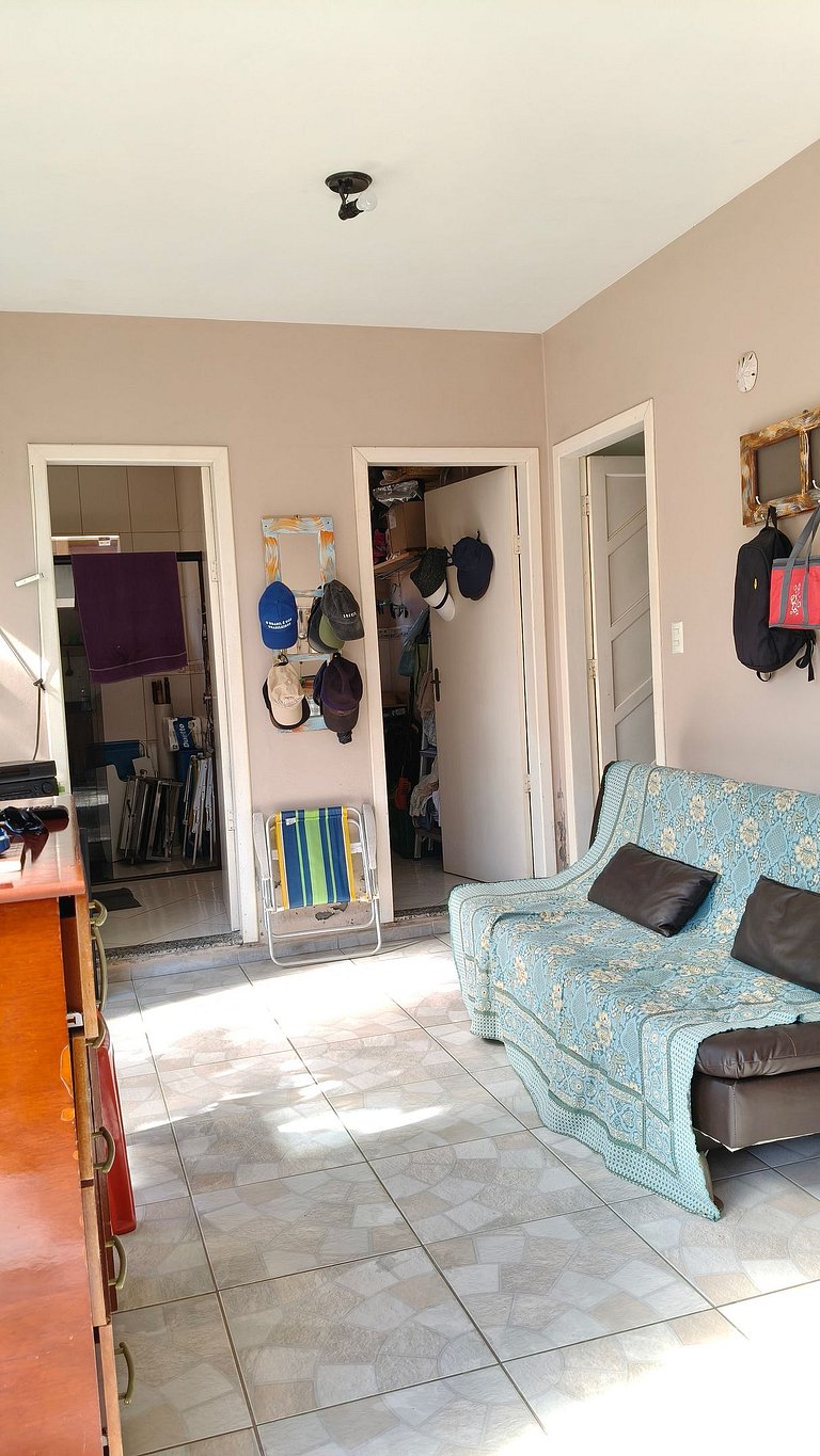 Casa espaçosa no Centro da Pinheira, a 700 metros da praia