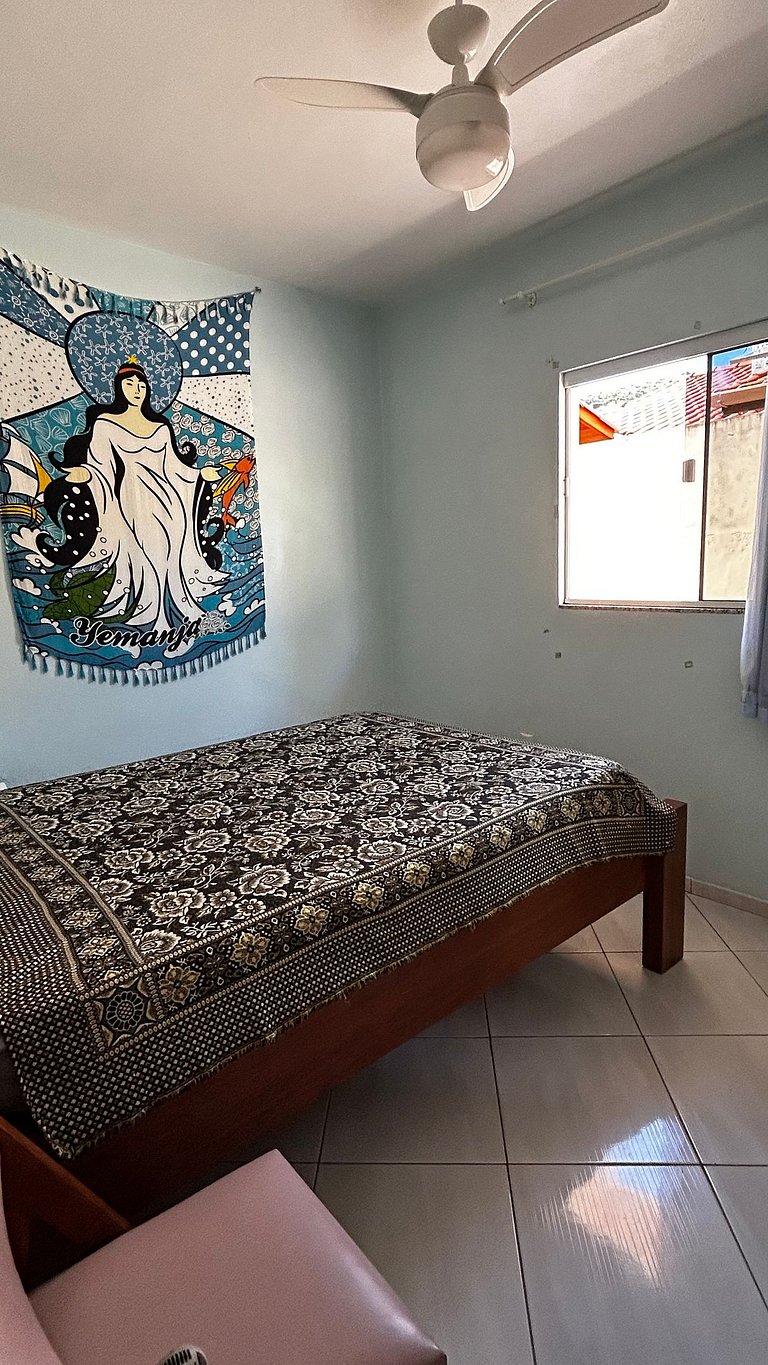 Casa espaçosa no Centro da Pinheira, a 700 metros da praia