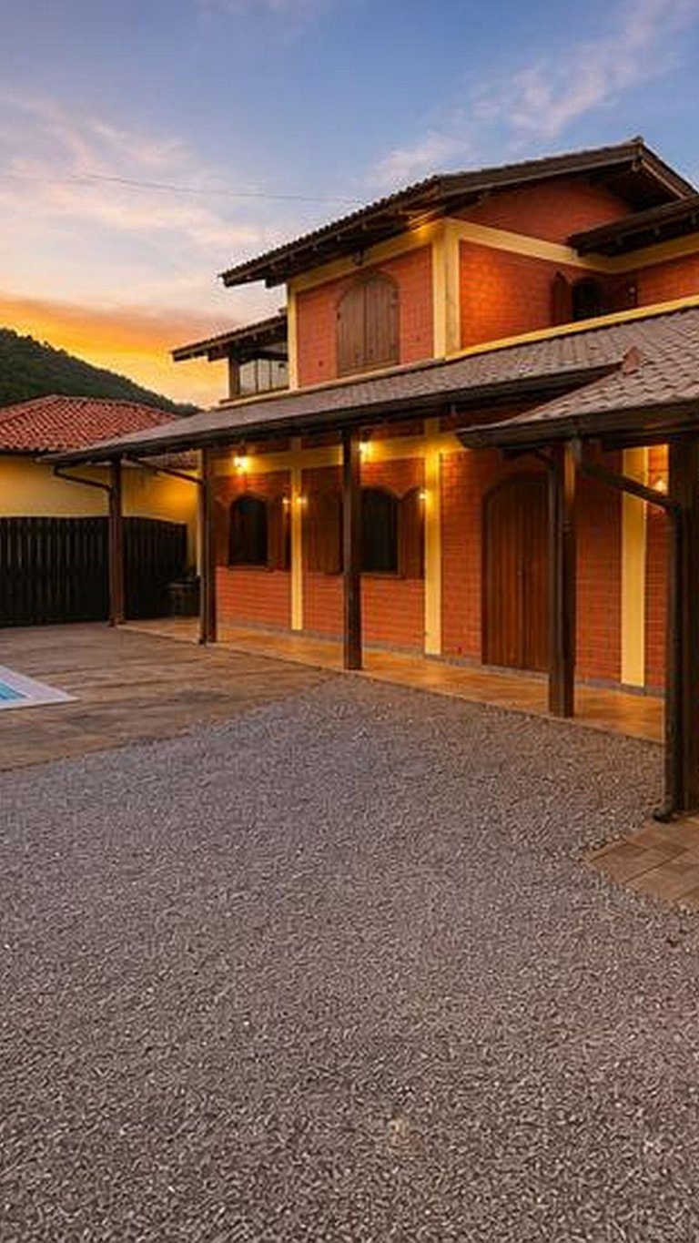 Sobrado maravilhoso com piscina p/ 14 pessoas