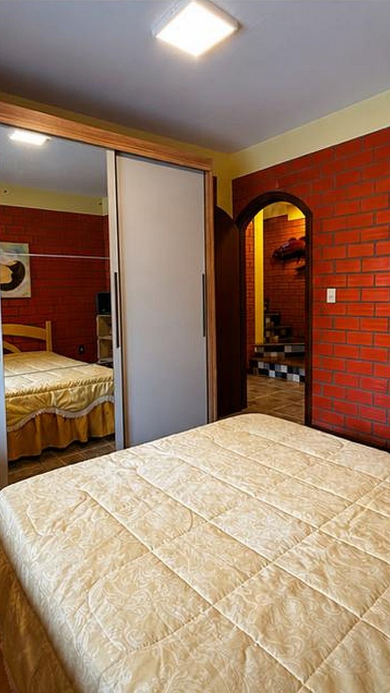 Sobrado maravilhoso com piscina p/ 14 pessoas
