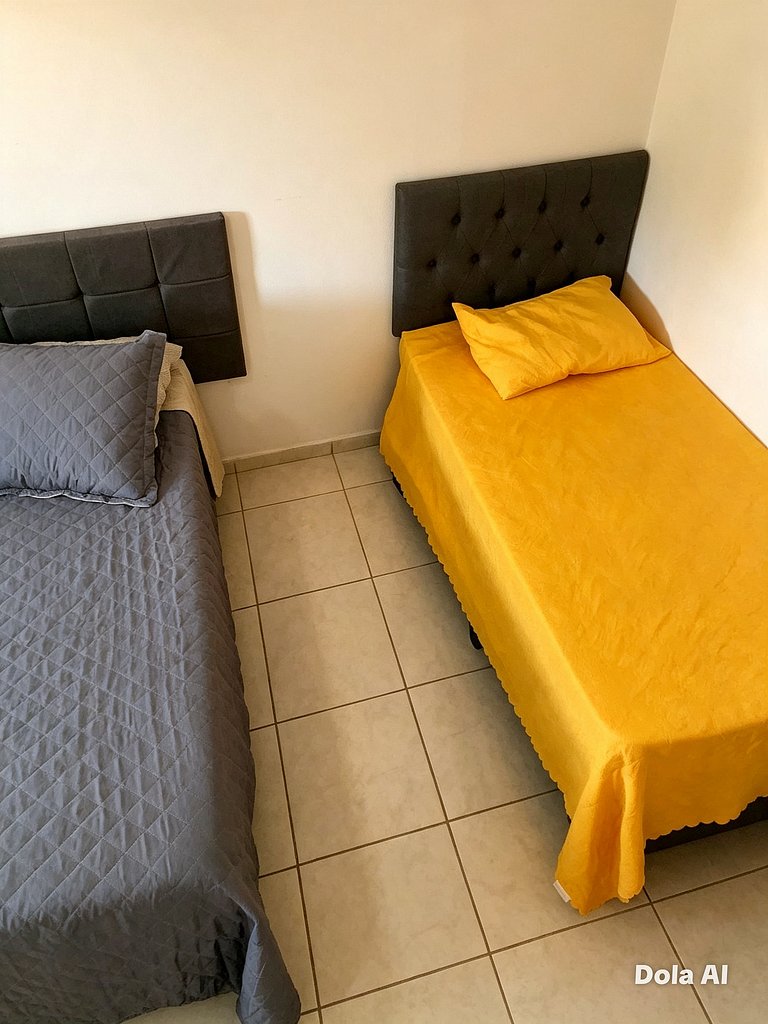 casa amarela com piscina14 pessoas