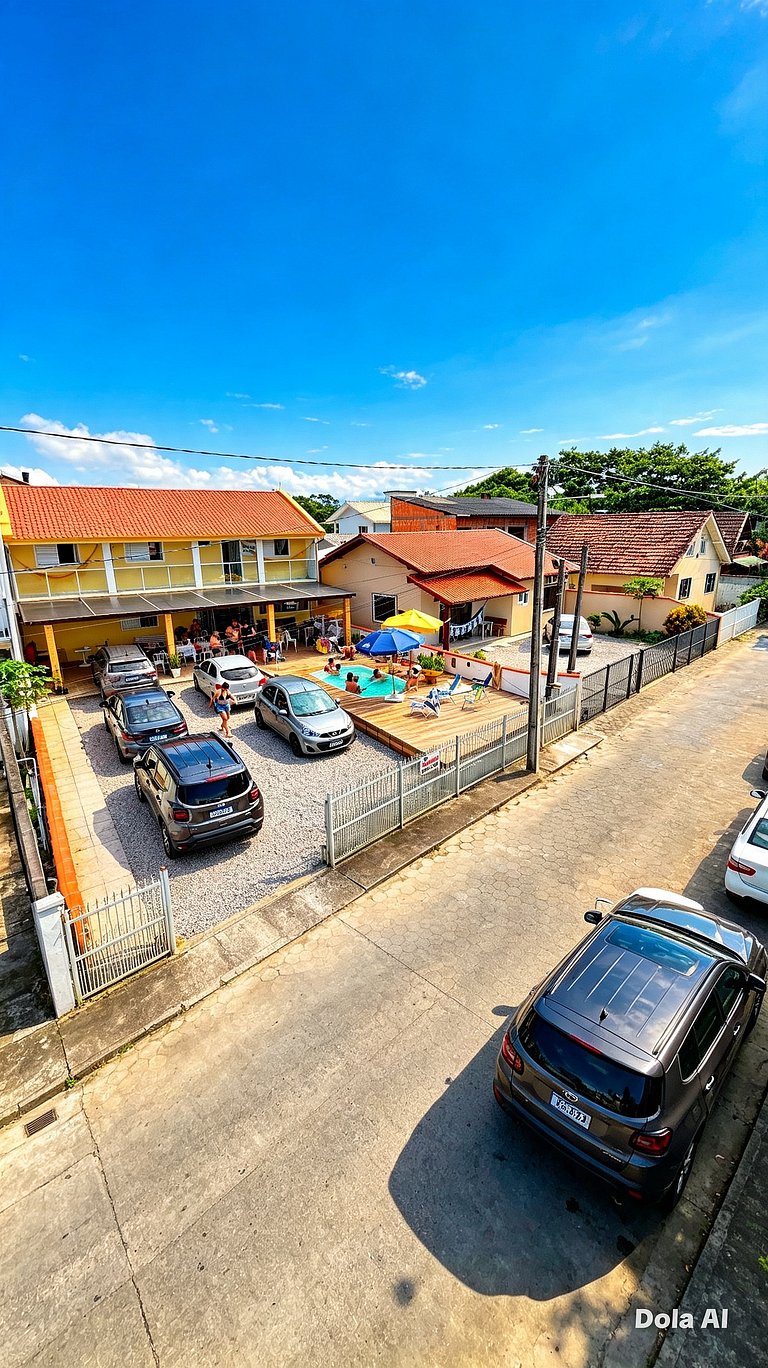 casa amarela com piscina14 pessoas