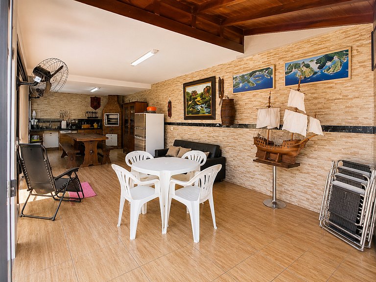 lindo sobrado com 4 quartos
