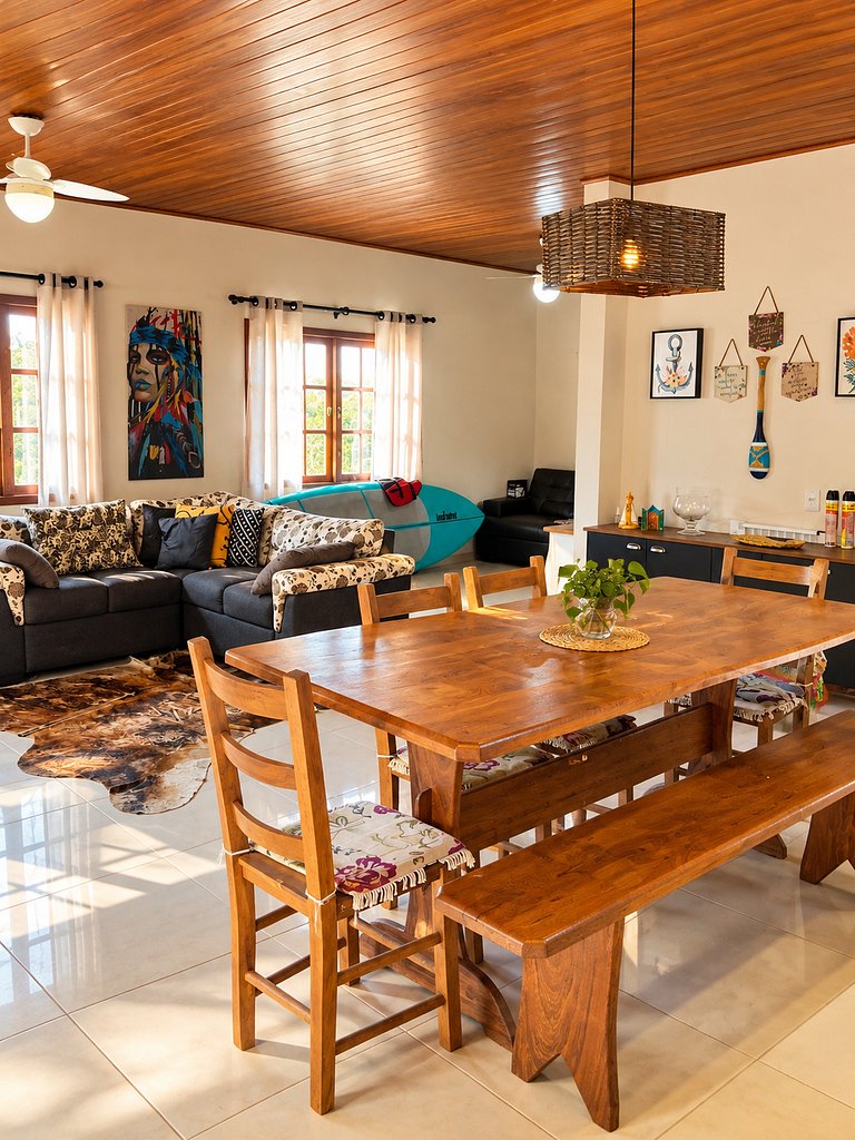 Casa Sol e Mar próxima da praia, com ar