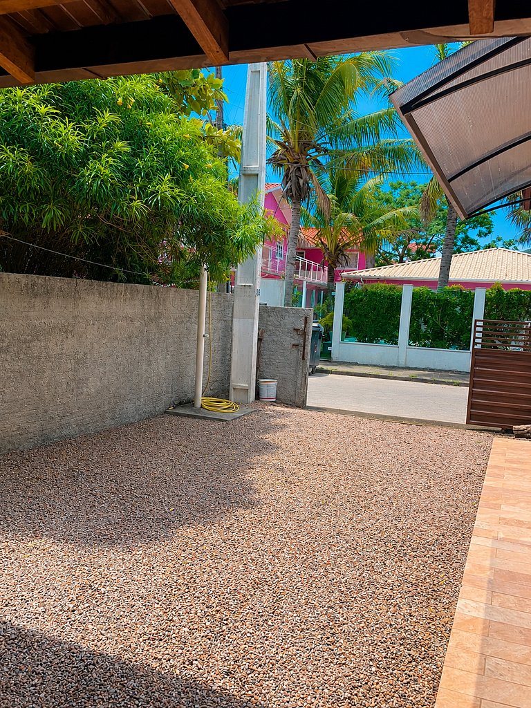 Casa Sol e Mar próxima da praia, com ar