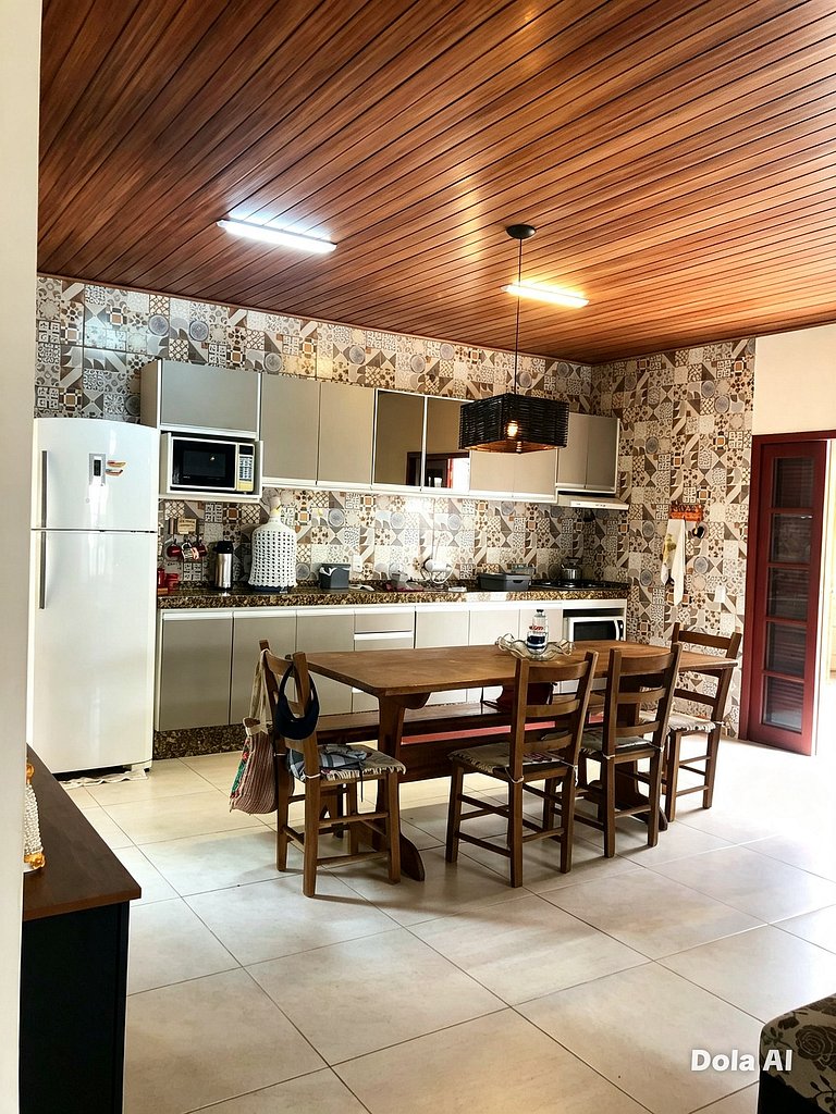 Casa Sol e Mar próxima da praia, com ar