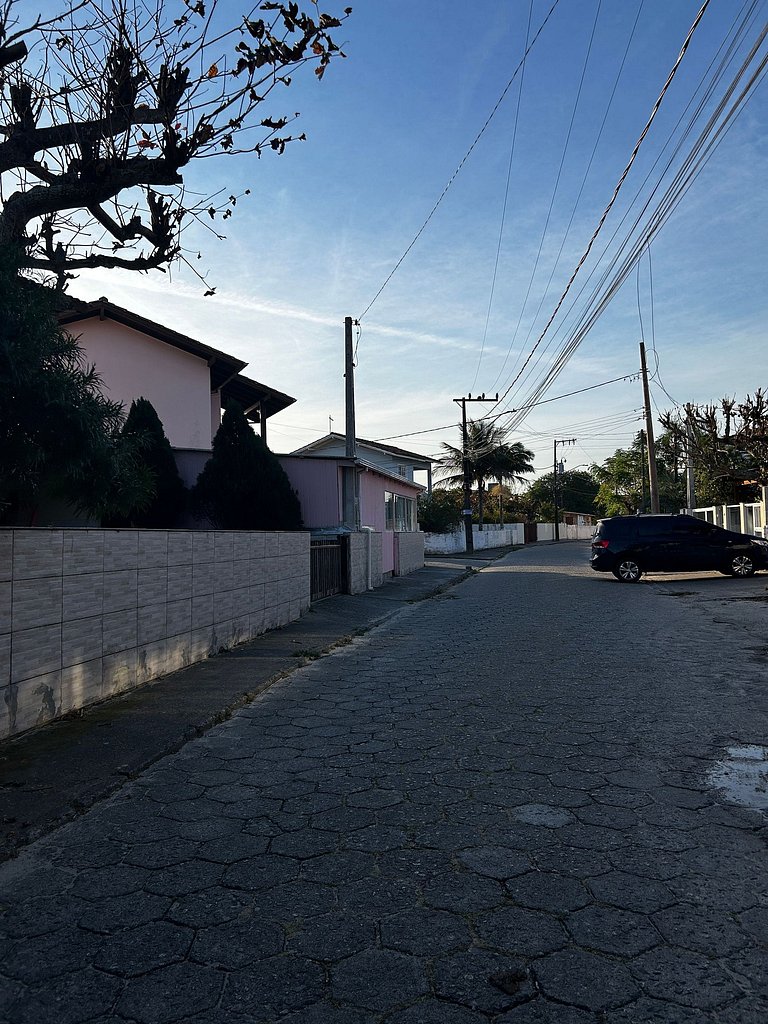 Casa Sol e Mar próxima da praia, com ar