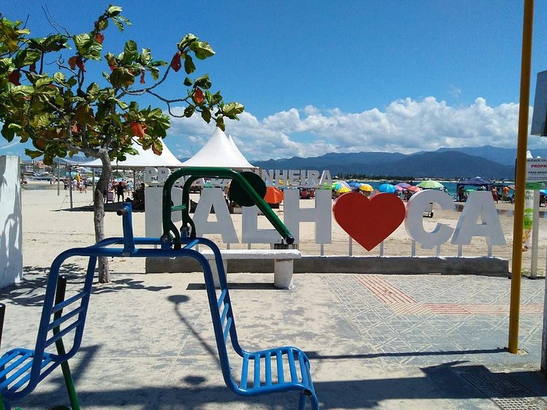 Casa Sol e Mar próxima da praia, com ar