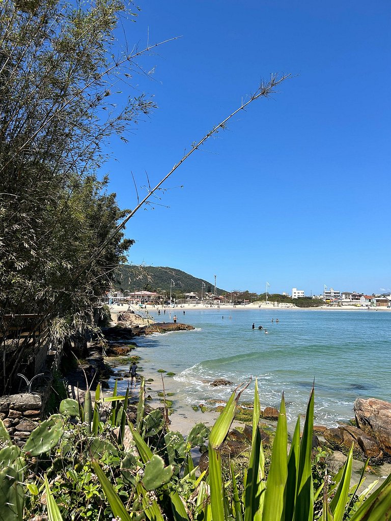 Casa Sol e Mar próxima da praia, com ar