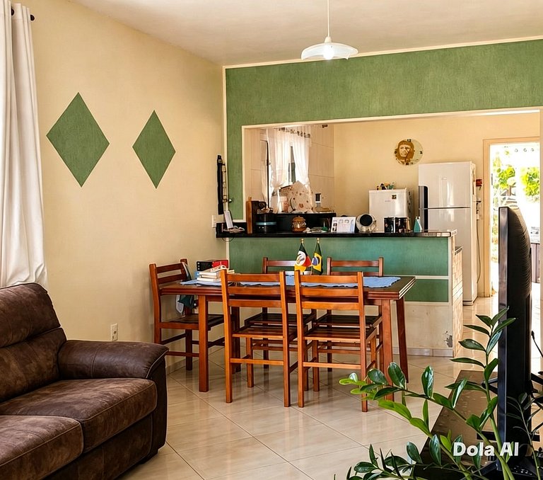 Casa espaçosa no Centro da Pinheira, a 700 metros da praia